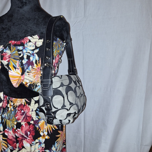 Coach Black and Grey Signature Shoulder Bag - Picture 11 of 12